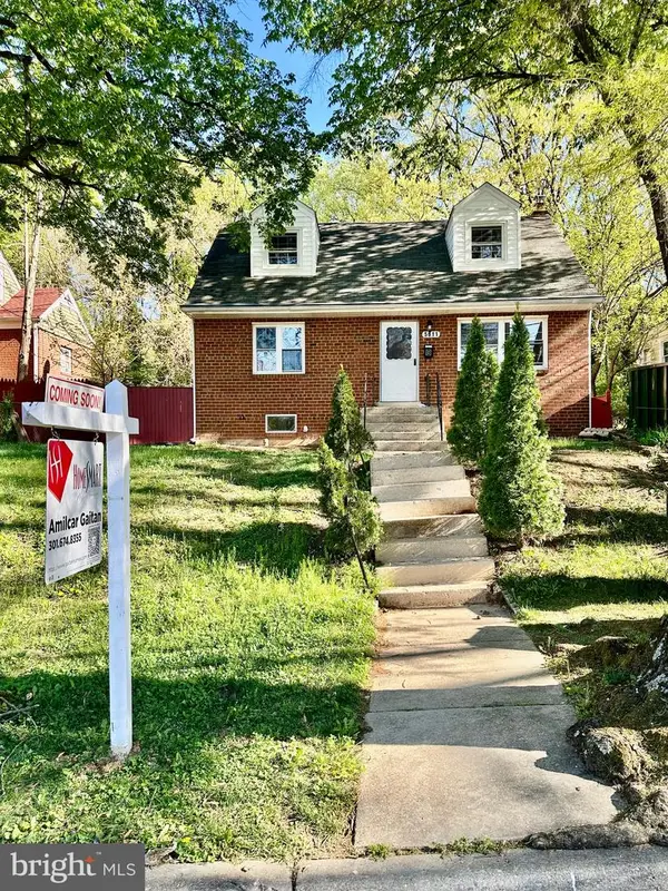 5611 Monroe St, HYATTSVILLE, MD 20784