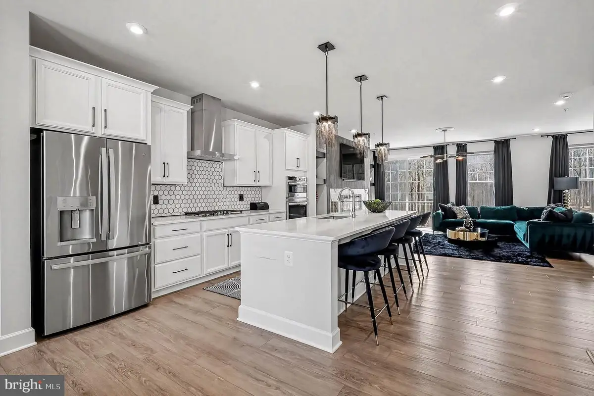 10878 Foxtrot Cir, Upper Marlboro, MD 20772 - #1