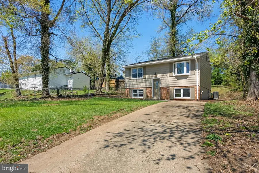 6604 Valley Park Rd, Capitol Heights, MD 20743 - #2