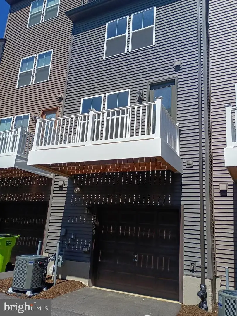 3525 Carnaby St, Hyattsville, MD 20782 - #3