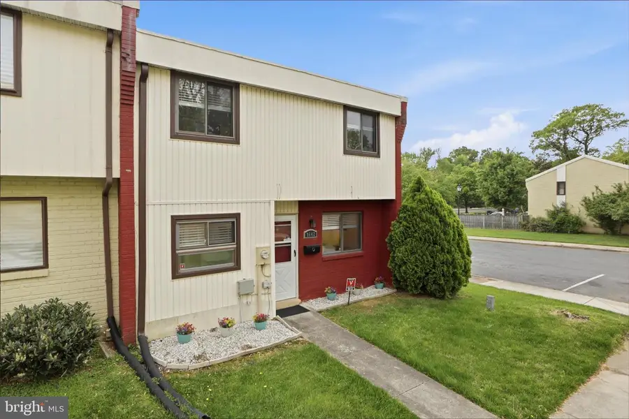 8642 Brae Brooke Dr, Lanham, MD 20706 - #2