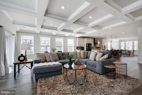 10423 John Glenn St, LANHAM, MD 20706