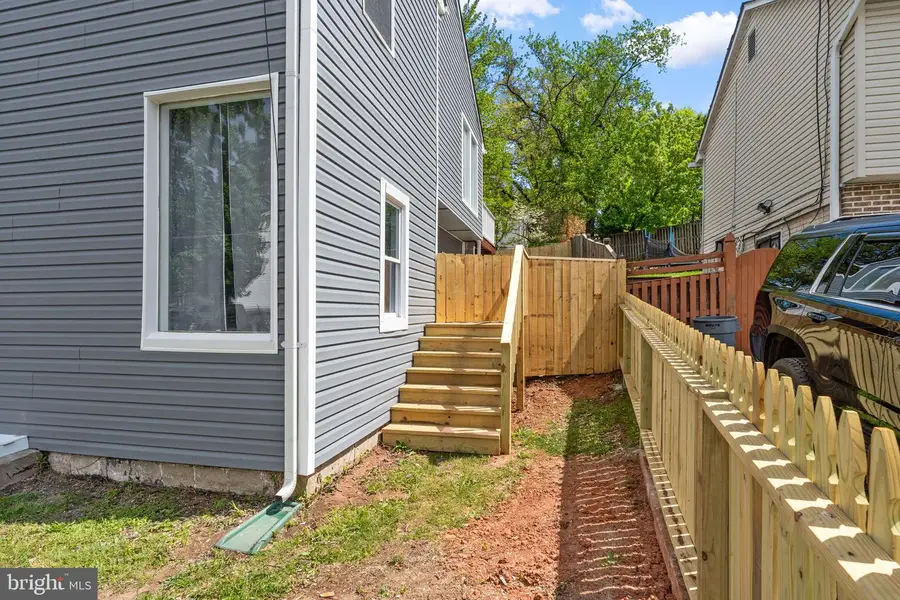 5809 Burgundy St, Capitol Heights, MD 20743 - #2