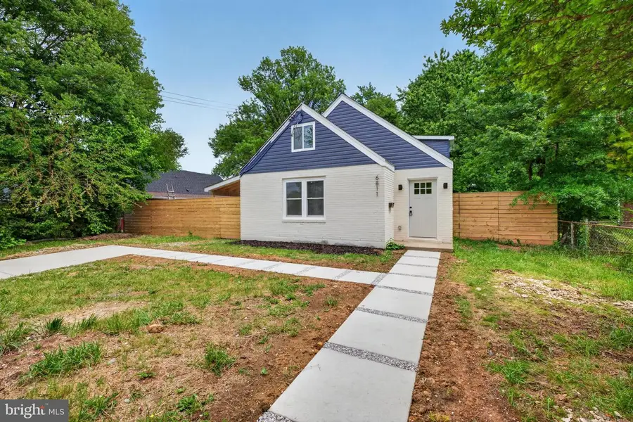 6811 Shepherd St, Hyattsville, MD 20784 - #2