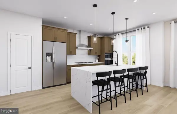 125 Kinsale Pl #101, NATIONAL HARBOR, MD 20745