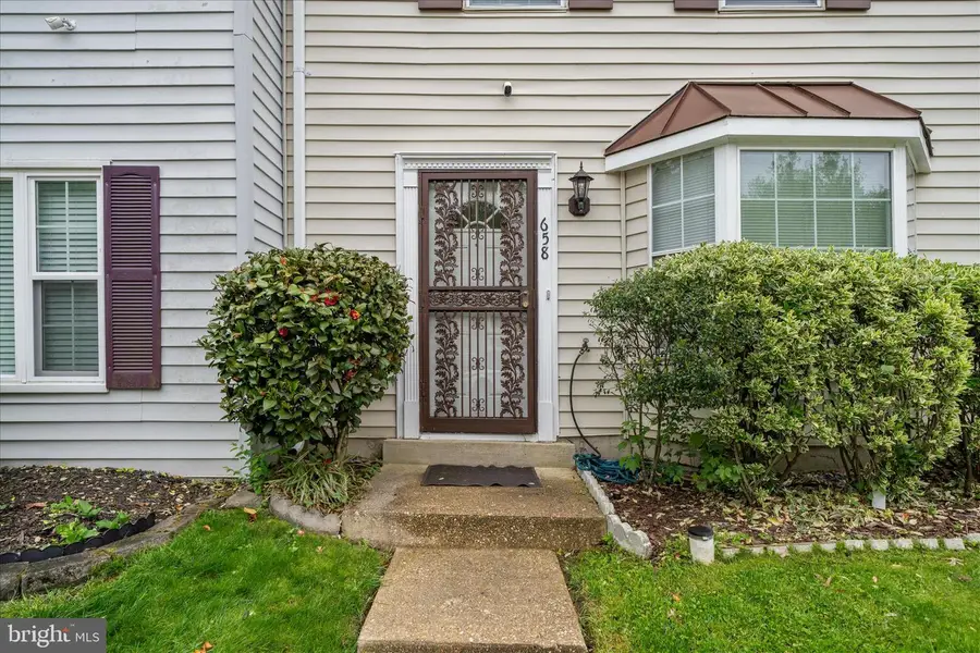 658 Mount Lubentia Ct E, Upper Marlboro, MD 20774 - #2