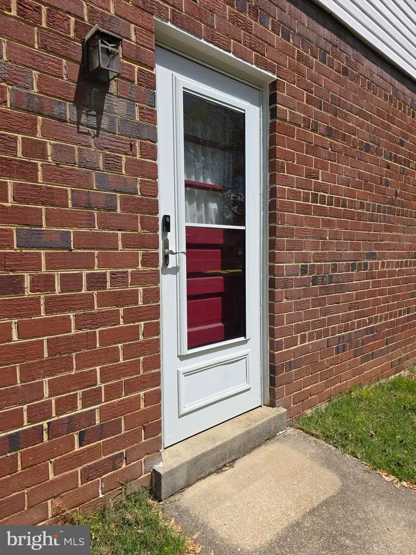 8326 Verona Dr, Hyattsville, MD 20784 - #3