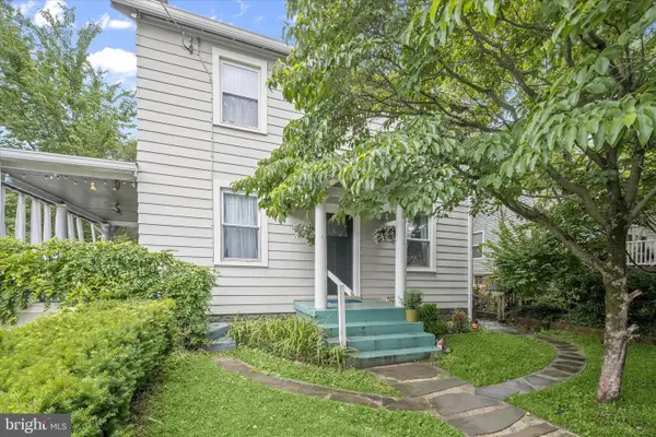 4010 Ingraham St, HYATTSVILLE, MD 20781