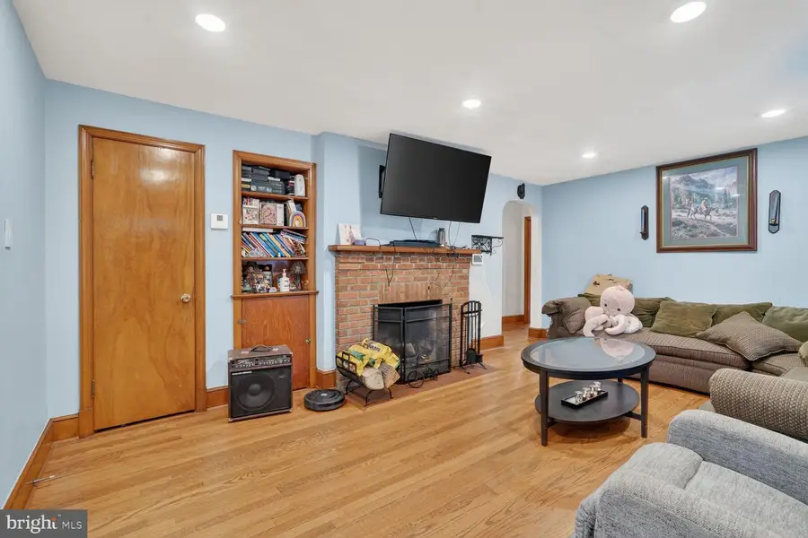 7021 E Chesapeake St, Hyattsville, MD 20785 - #2