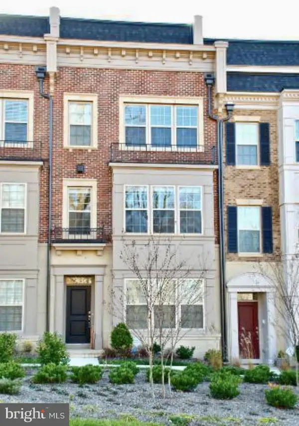 518 Rampart #11, OXON HILL, MD 20745