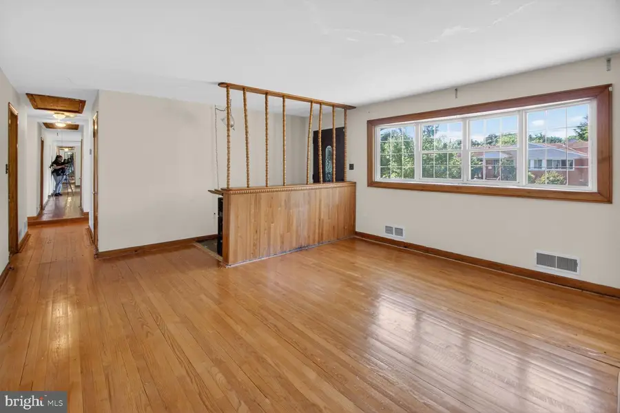914 Linwood St, Hyattsville, MD 20783 - #3