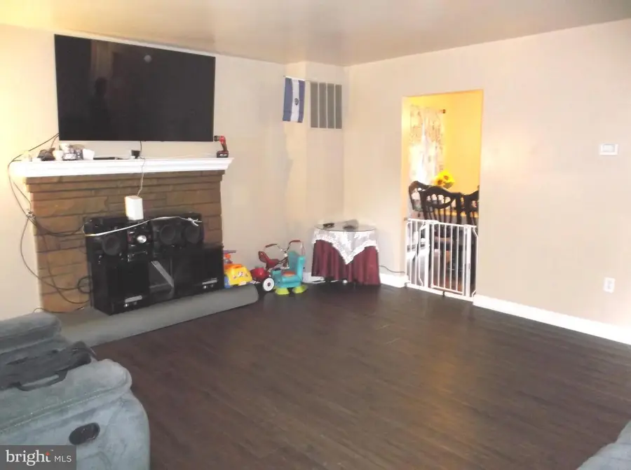5801 Delta Ln, Suitland, MD 20746 - #3