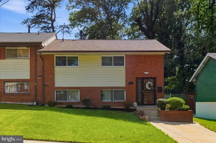 824 Booker Dr, Capitol Heights, MD 20743 - #2