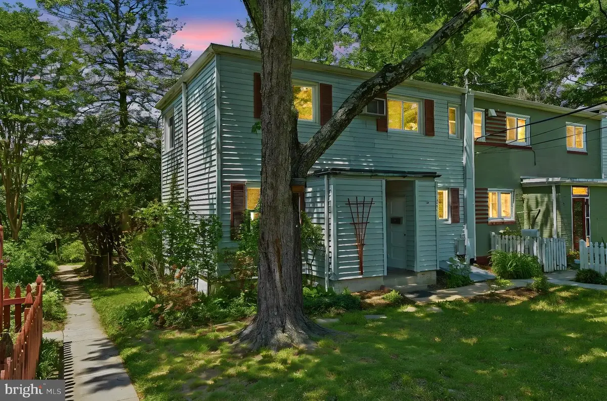 33-e Ridge Rd, Greenbelt, MD 20770 - #1