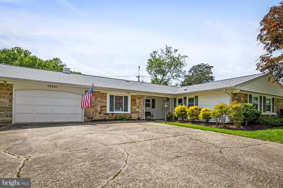 12227 Foxhill Ln, Bowie, MD 20715 - #2