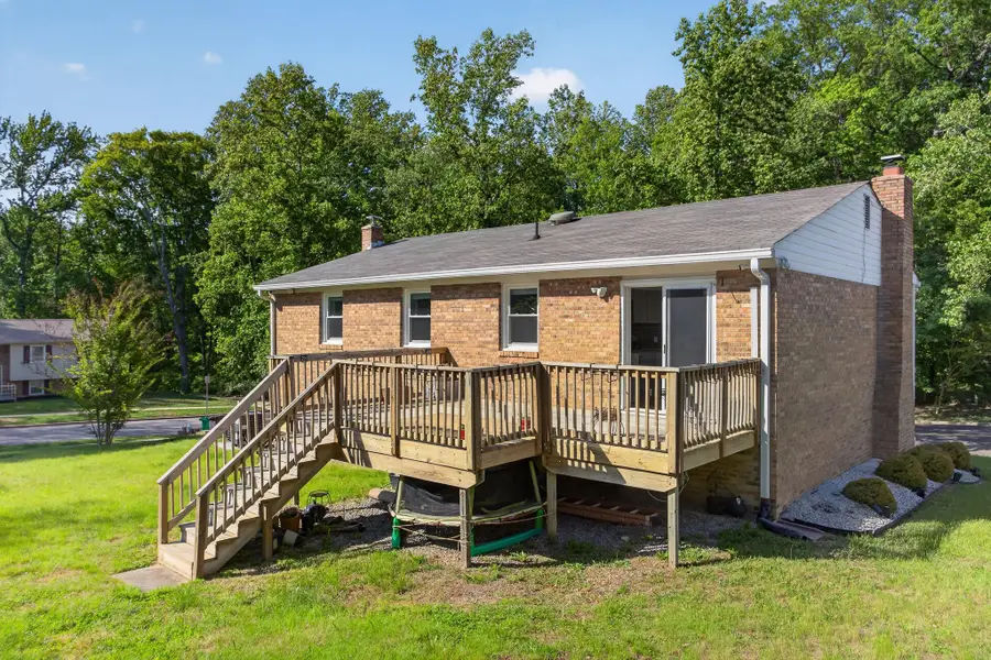 9015 Dixon Dr, Clinton, MD 20735 - #2