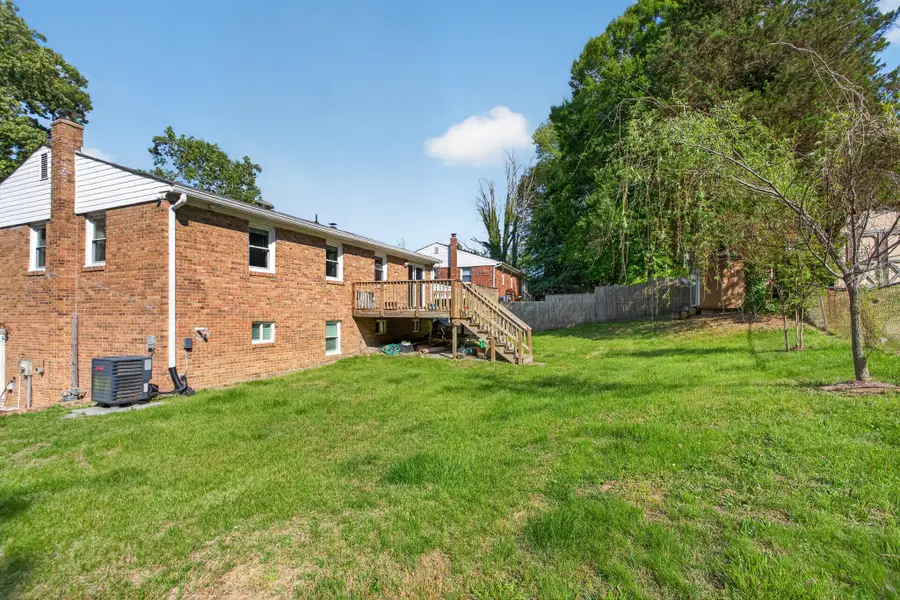 9015 Dixon Dr, Clinton, MD 20735 - #3