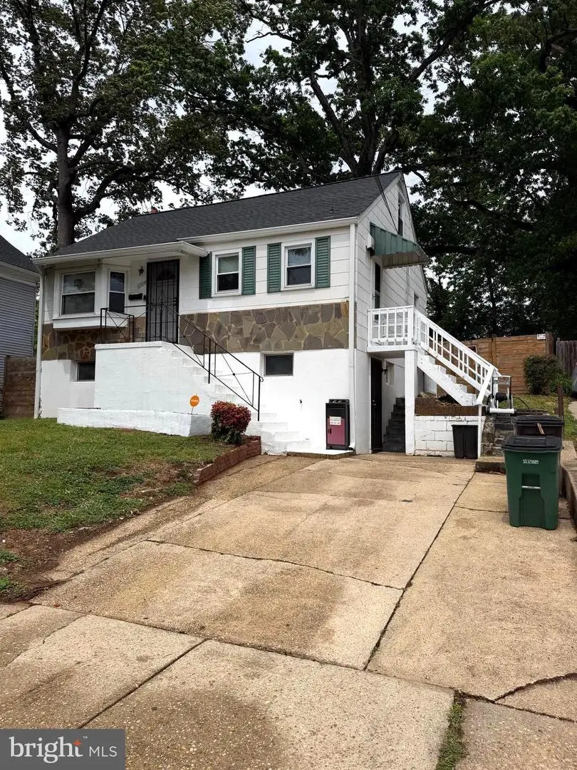 6008 Seat Pleasant Dr, Capitol Heights, MD 20743 - #2