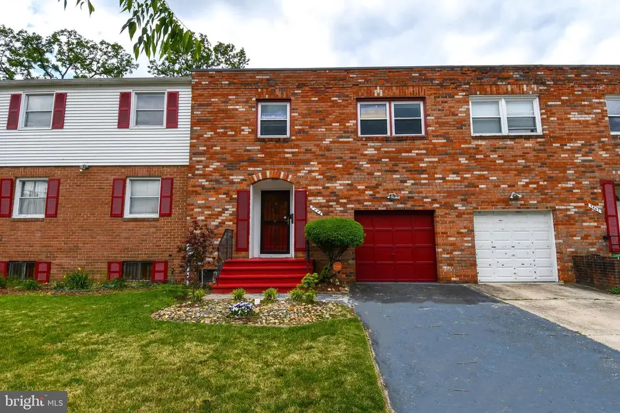 7445 Calder Dr, Capitol Heights, MD 20743 - #2
