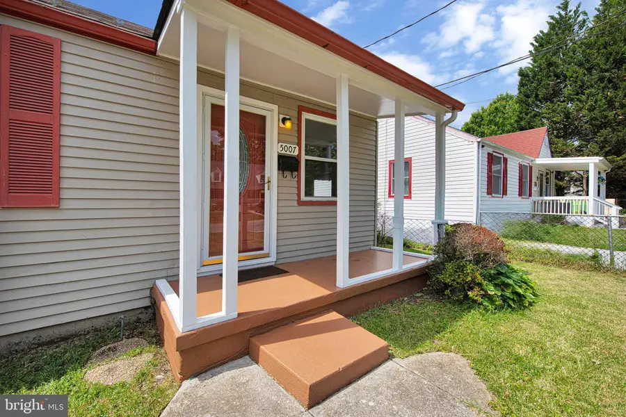 5007 Somerset Rd, Riverdale, MD 20737 - #3