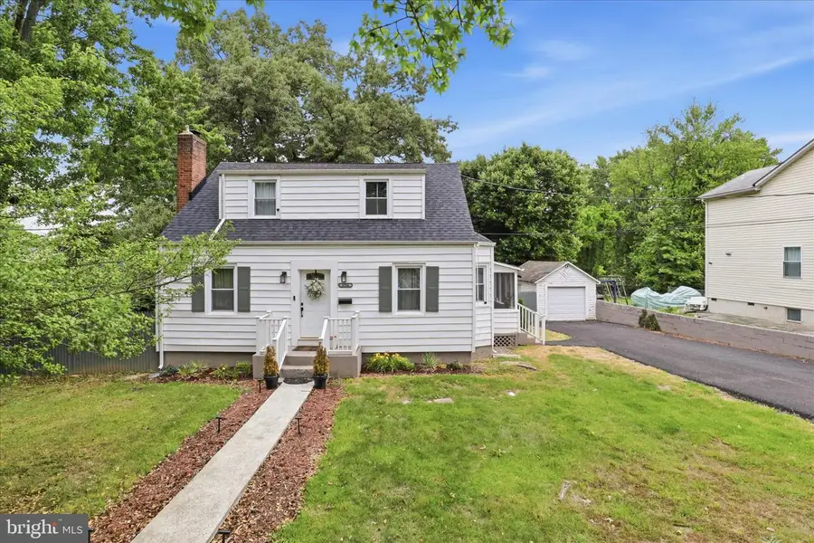 6704 Boxwood Dr, Suitland, MD 20746 - #2