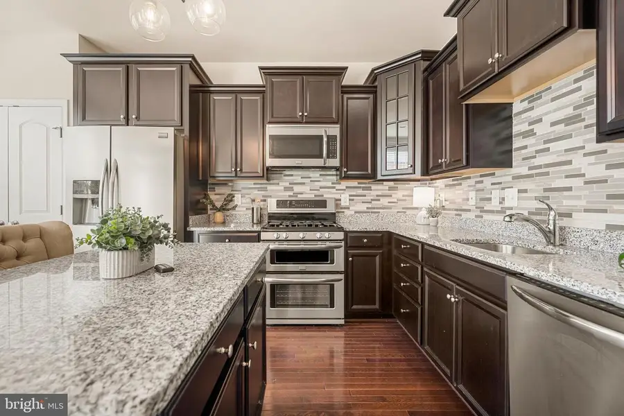 9810 Smithview Pl, Lanham, MD 20706 - #2