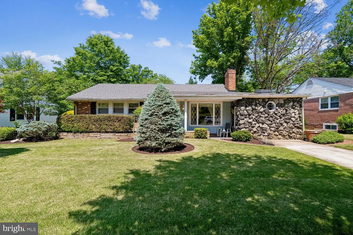 8410 Ravenswood Rd, New Carrollton, MD 20784 - #1