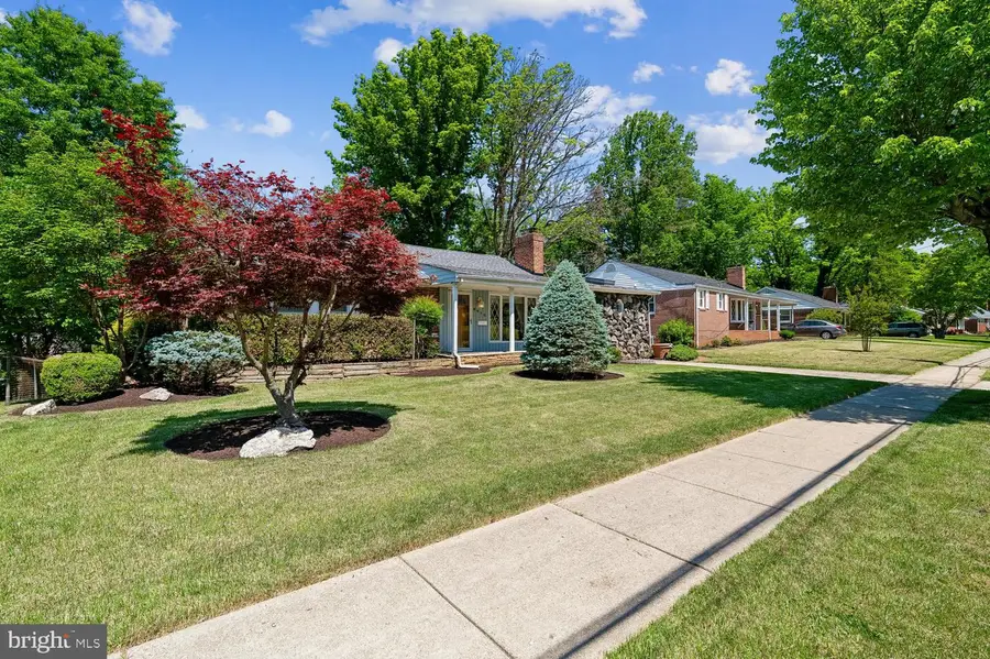 8410 Ravenswood Rd, New Carrollton, MD 20784 - #2