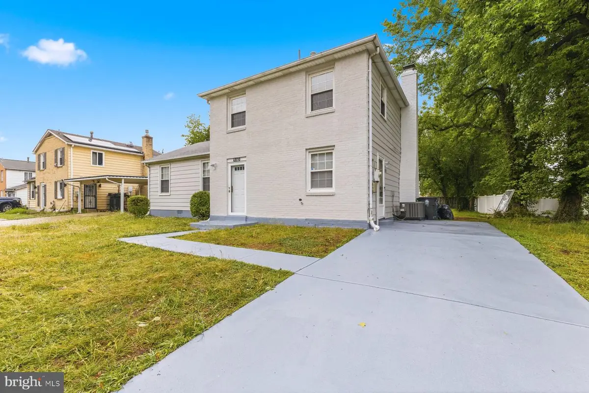 4810 Wheeler Rd, Oxon Hill, MD 20745 - #1
