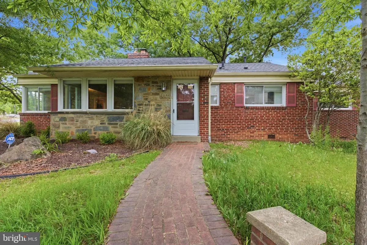 6801 Adelphi Rd, University Park, MD 20782 - #1