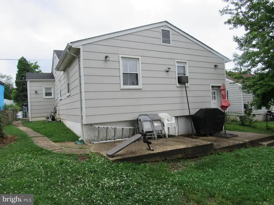 401 70th St, Capitol Heights, MD 20743 - #3