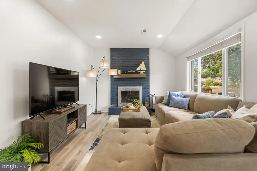 3900 73rd Ave, Hyattsville, MD 20784 - #2