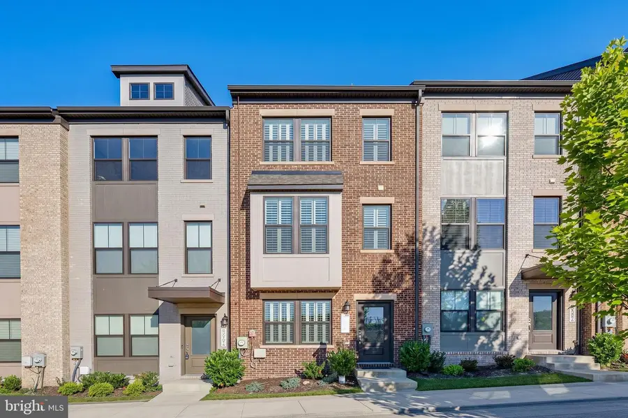 3555 Carnaby St, Hyattsville, MD 20782 - #3