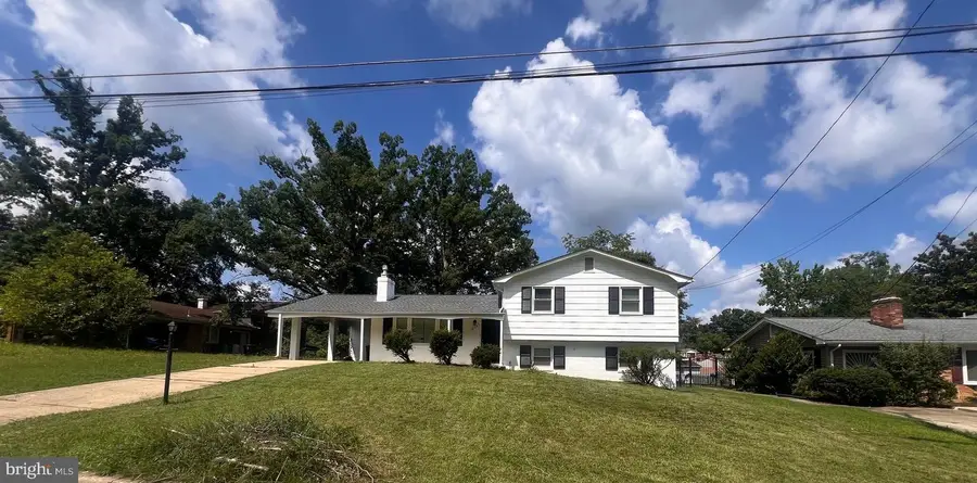 9109 Pinehurst Dr, Fort Washington, MD 20744 - #2