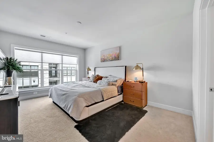 102 Saint Ives Pl #401, Oxon Hill, MD 20745 - #3