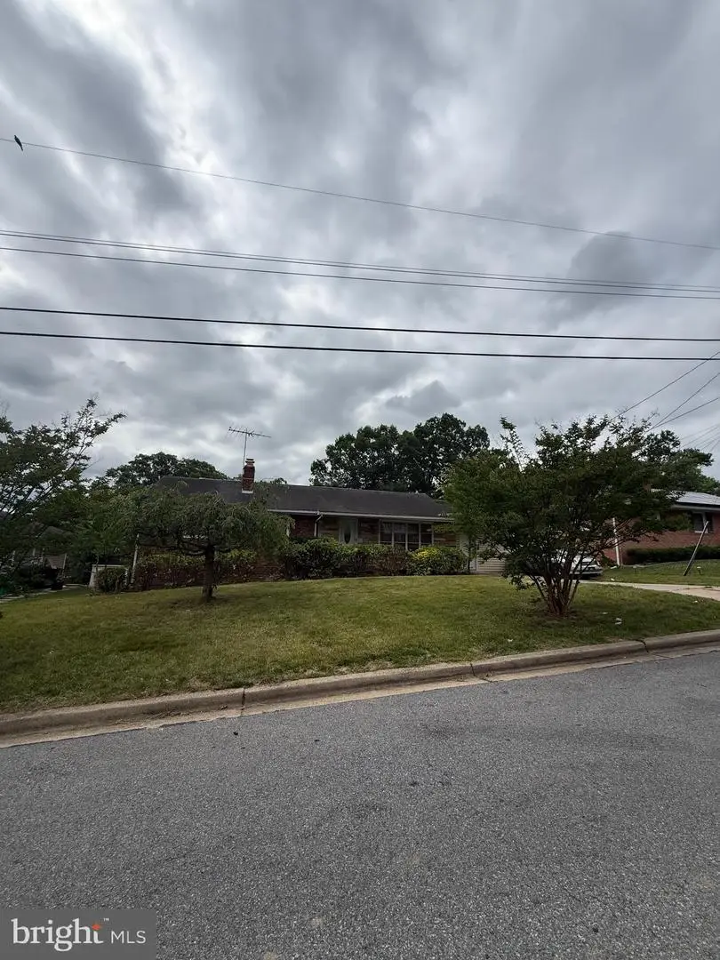 3413 Dunnington Rd, Beltsville, MD 20705 - #1