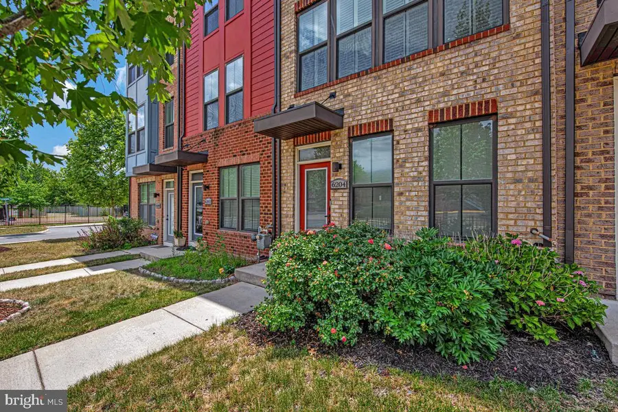 6204 Editors Park Dr, Hyattsville, MD 20782 - #3