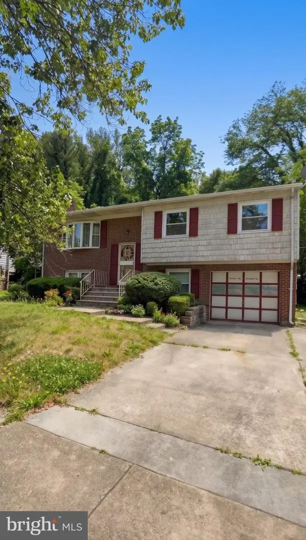 16605 Village Dr W, Upper Marlboro, MD 20772 - #1