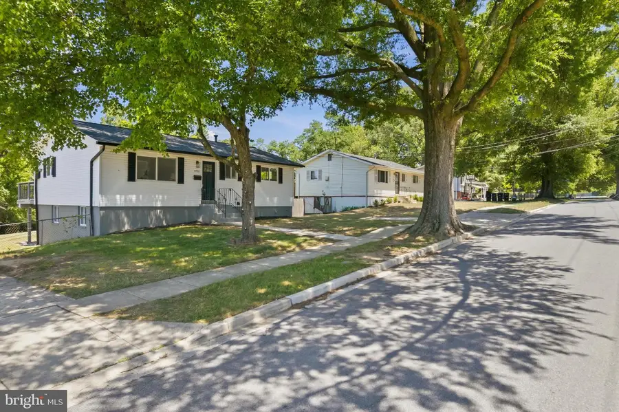 6908 Drylog St, Capitol Heights, MD 20743 - #2