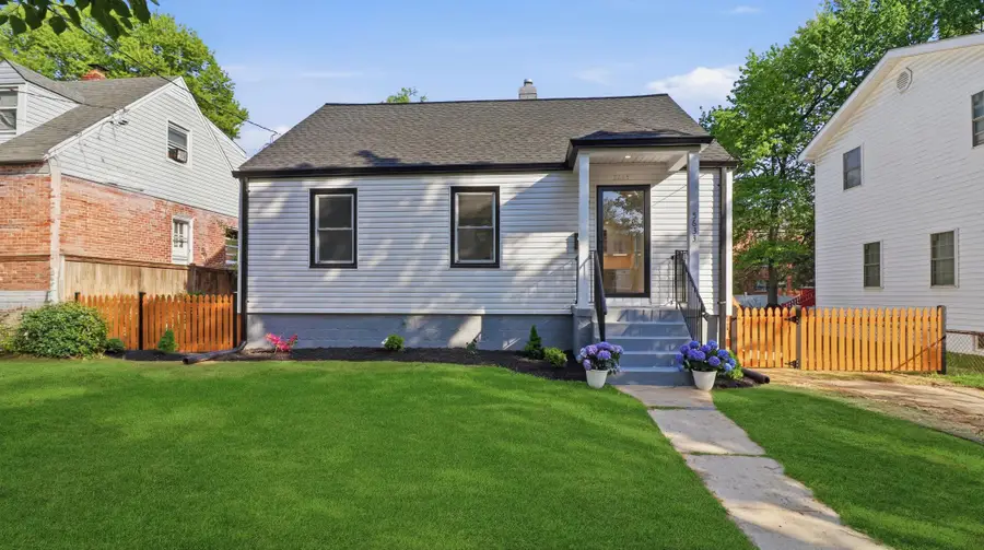 5633 Jamestown Rd, Hyattsville, MD 20782 - #3