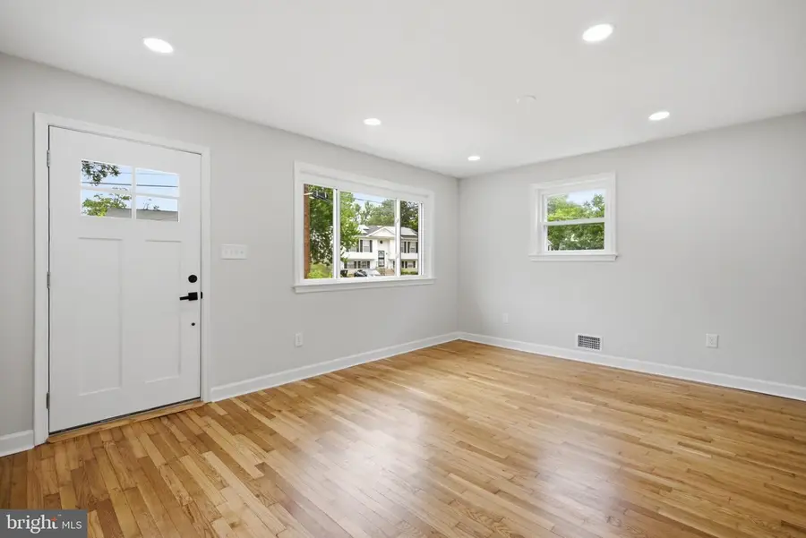 6615 Valley Park Rd, Capitol Heights, MD 20743 - #3