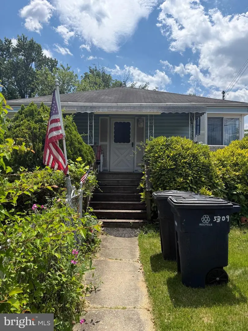 5309 Gallatin St, Hyattsville, MD 20781 - #2