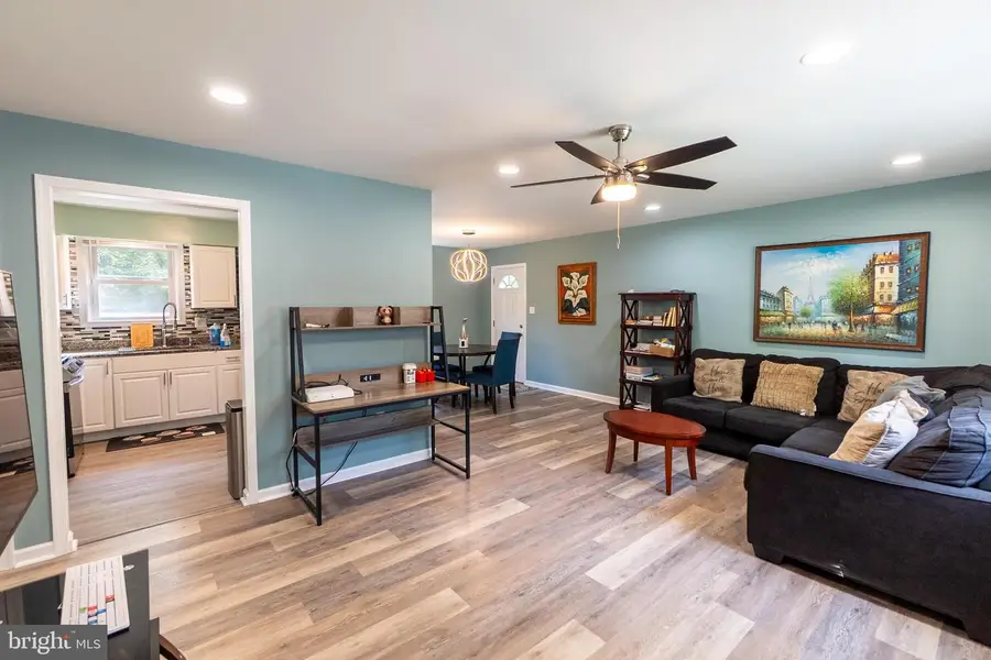 6911 Groveton Dr, Clinton, MD 20735 - #2
