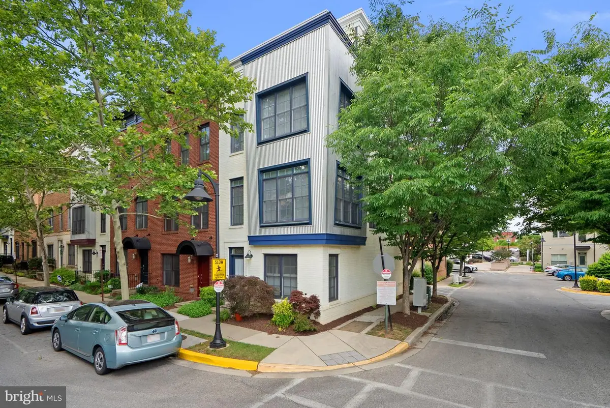 5601 44th Ave, Hyattsville, MD 20781 - #1