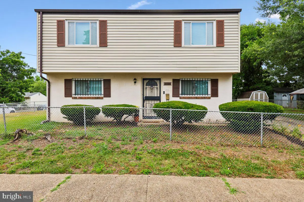605 Hedgeleaf Ave, Capitol Heights, MD 20743 - #1