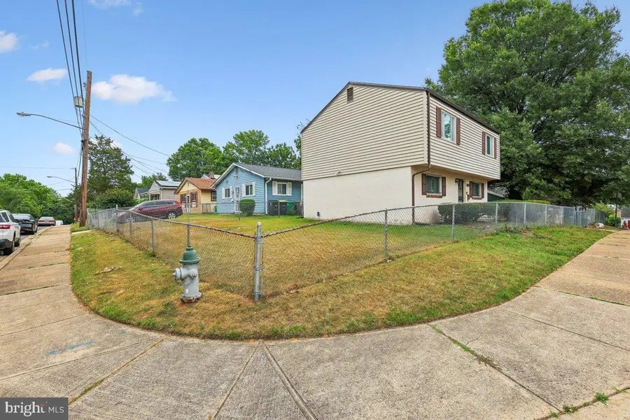 605 Hedgeleaf Ave, Capitol Heights, MD 20743 - #2