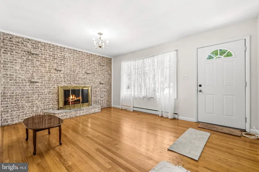 12404 Wallace Ln, Upper Marlboro, MD 20772 - #2
