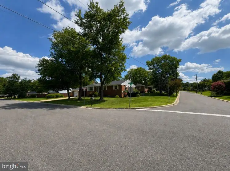 6416 Roberts Dr, Temple Hills, MD 20748 - #2