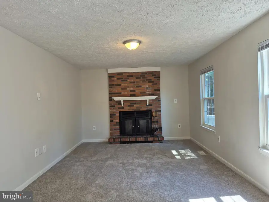 8106 Maxfield Dr, Clinton, MD 20735 - #2