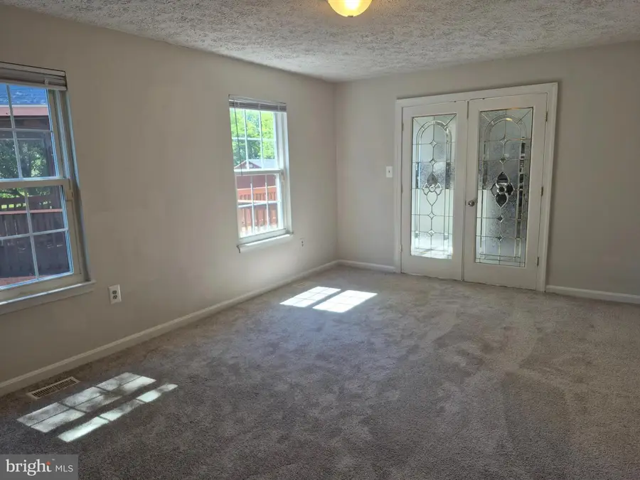 8106 Maxfield Dr, Clinton, MD 20735 - #3